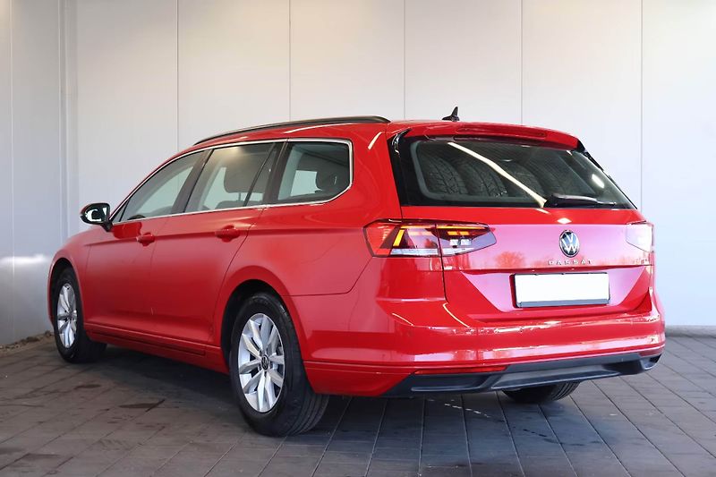 Volkswagen Passat 2.0 TDI Business Cockpit ACC - fotka 4 z 14