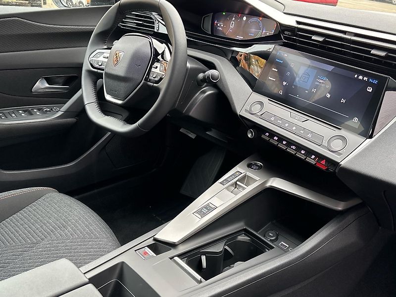 Peugeot 308 (2025) SW STYLE Hybrid e-DCS6 - fotka 17 z 43