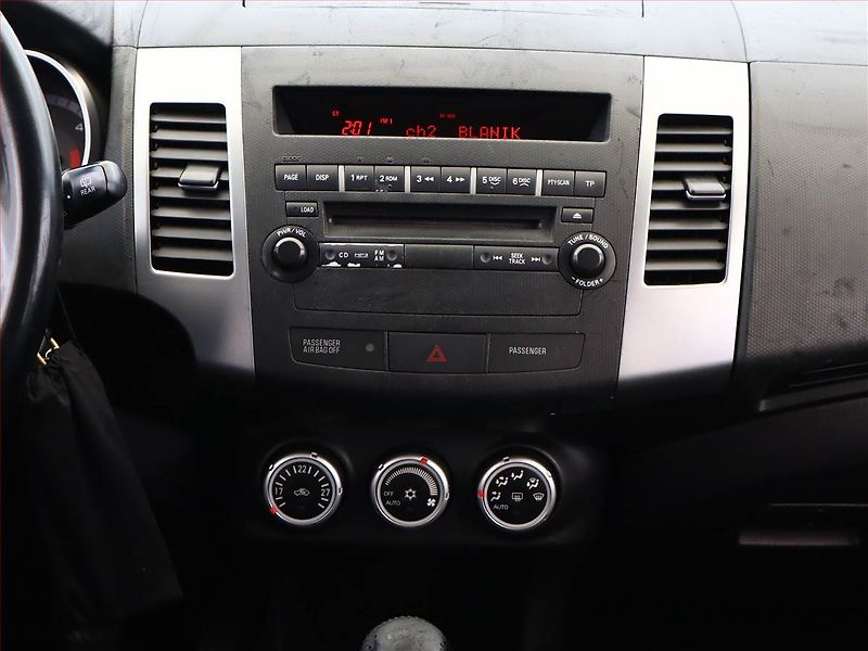 Peugeot 4007 (2007) 2.2 HDI, 4X4, Park. senzory - fotka 10 z 16