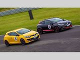 Rychlé Renaulty na Autodromu v Mostě.