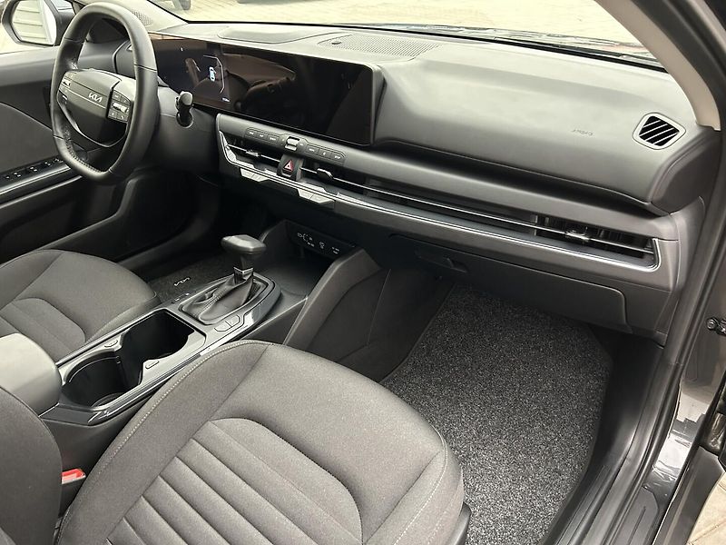 Kia K4 1.6 T-GDi EXCLUSIVE 110 KW (20 - fotka 28 z 31