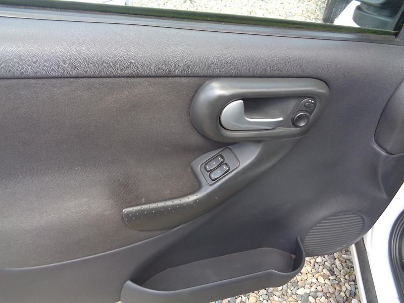 Opel Combo 1,2 - fotka 11 z 15