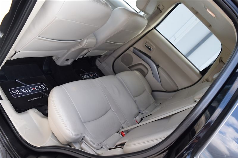 Mitsubishi Outlander 2,2 d 115KW TAŽNÉ 7MÍST 4X4 - fotka 18 z 51