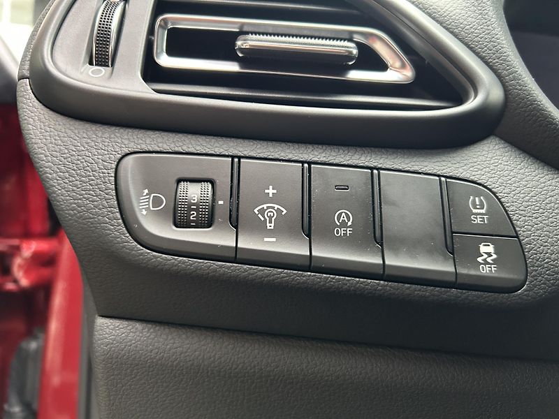 Hyundai i30 WG 1,0 TGDI STYLE SAFETY - fotka 15 z 32
