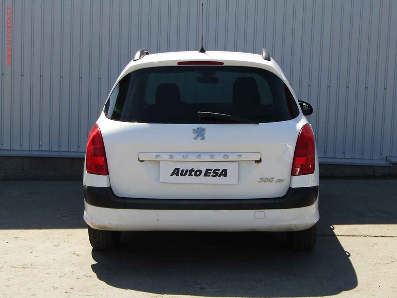 Peugeot 308 (2009) 1.6 HDi, AC, výhřev sed - fotka 5 z 15