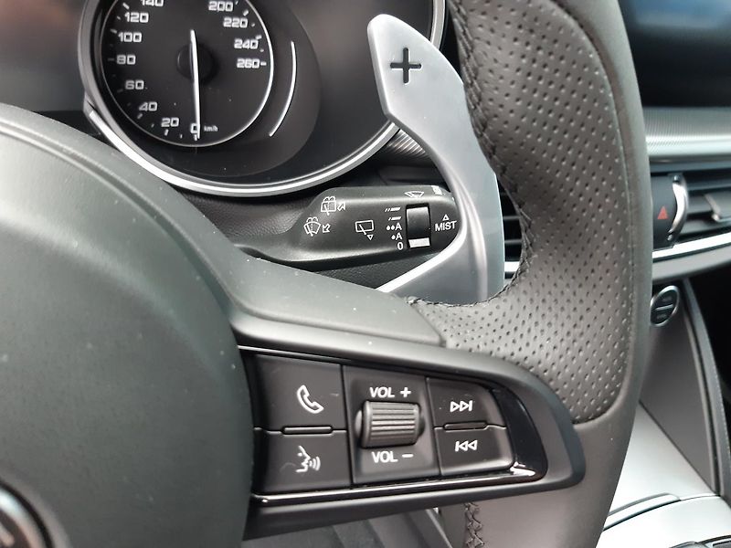 Alfa Romeo Stelvio (2025) Veloce 4x4 2,2 MTJ  210PS - fotka 26 z 34