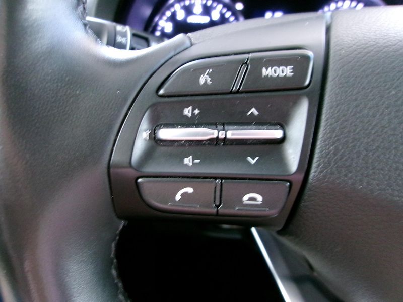Hyundai i30 (2023) 1.0T-GDi 88kW SMART NAVI - fotka 14 z 20