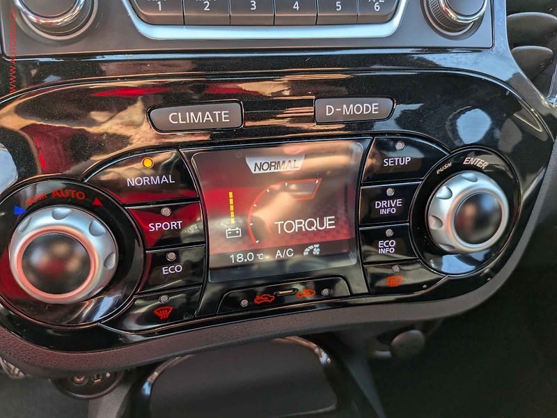 Nissan Juke (2018) 1.2 DIG-T, 2.maj,ČR, servis - fotka 15 z 16
