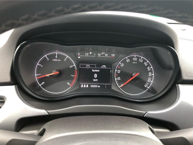 Opel Corsa 1.2 i - fotka 18 z 27