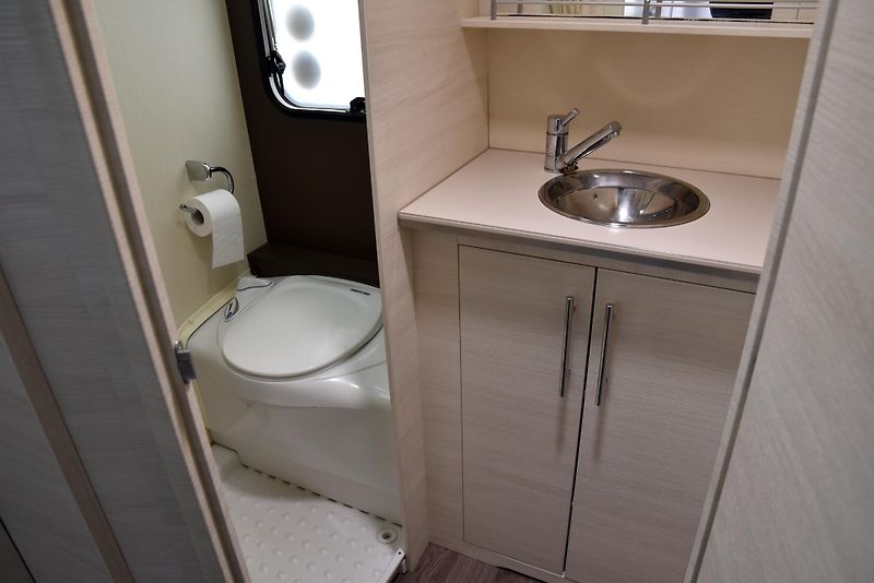 Sterckemann Starlett 496 PE COMFORT, KLIMA, 5MÍST - fotka 41 z 50