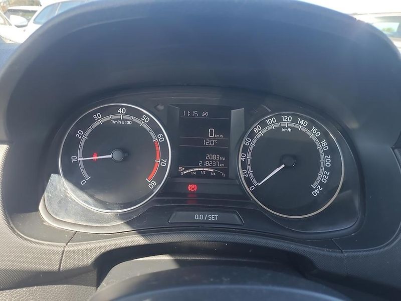 Škoda Fabia (2021) Ambition 1,0 TSI 70 kW 5M - fotka 13 z 14