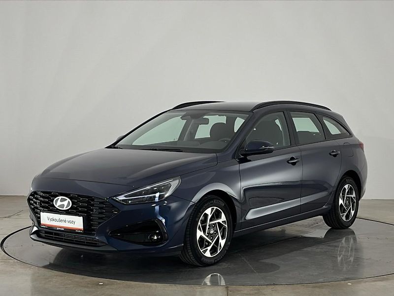 Hyundai i30 Smart DCT - fotka 1 z 26