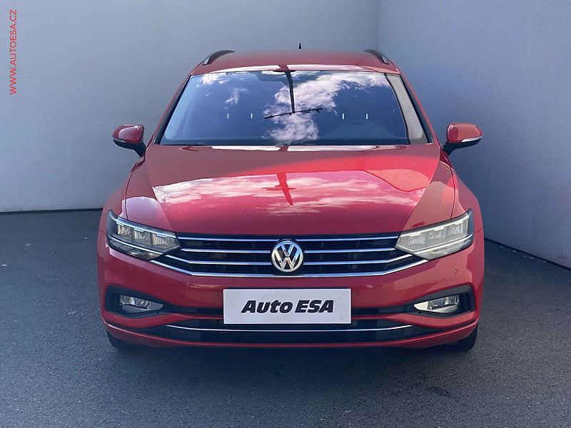Volkswagen Passat (2019) 2.0 TDi, Business, DSG, LED - fotka 2 z 19