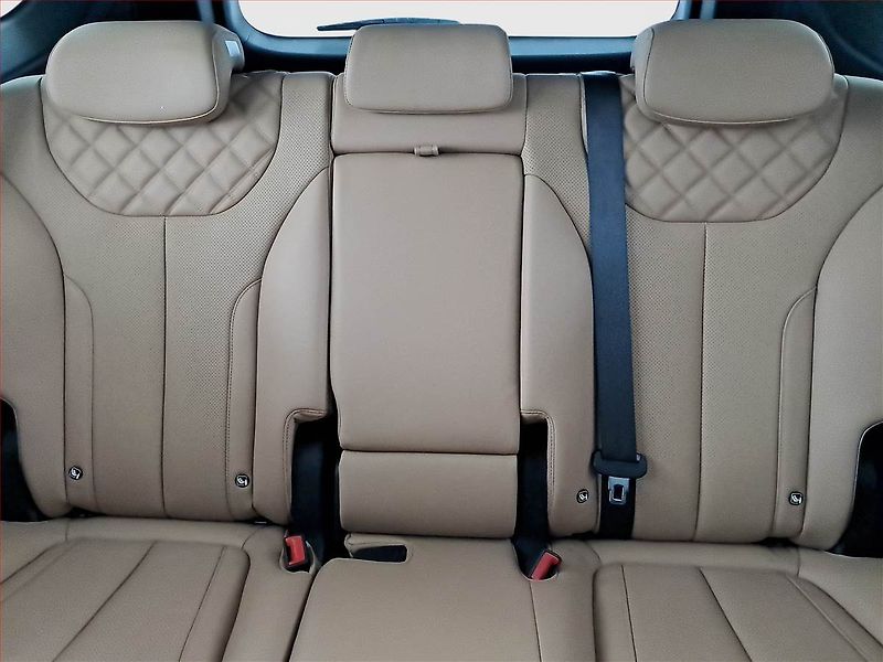 Hyundai Santa Fe (2022) Premium 2.2 CRDi - fotka 10 z 18