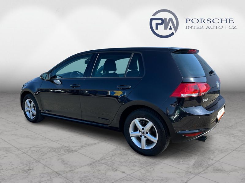 Volkswagen Golf Comfortline 1.6 TDI 77kW - fotka 4 z 21