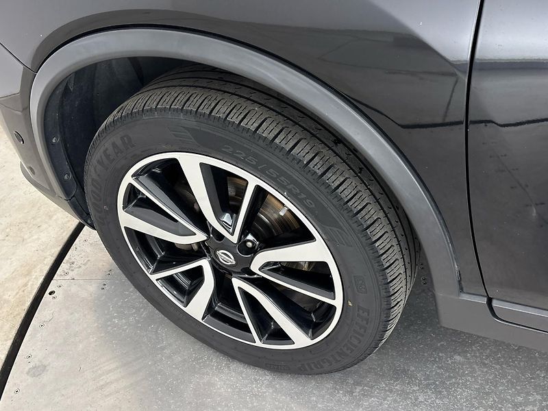 Nissan X-Trail Tekna - fotka 27 z 31