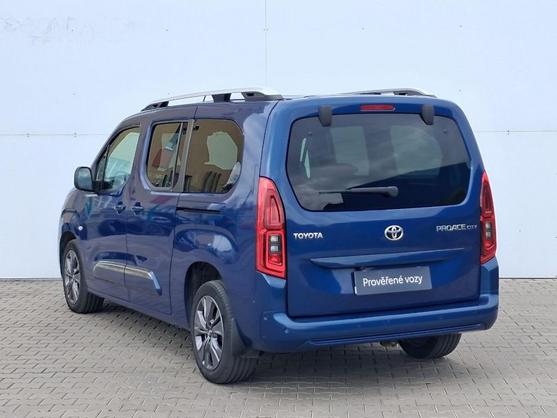 Toyota ProAce City Verso 1.5 D-4D Family Comfort AT - fotka 7 z 28