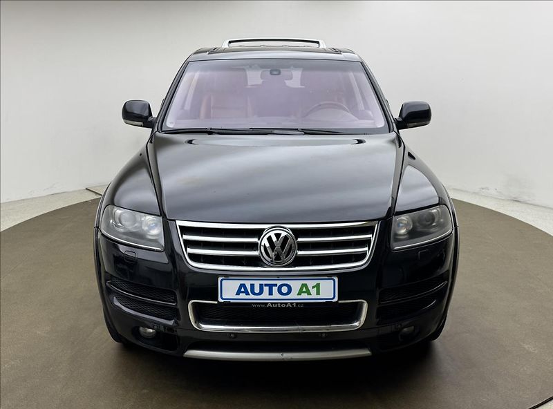 Volkswagen Touareg 3,0 165kW V6 NZ.TOP KŮŽE TAŽNÉ - fotka 2 z 42