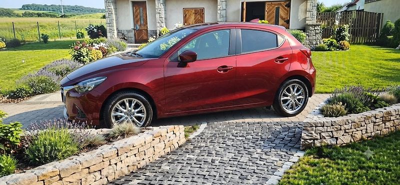Mazda 2 1.5 66 KW výbava - fotka 13 z 16