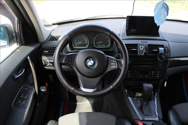 BMW X3 2,0 D  4 x 4, AUTOMAT - fotka 12 z 26
