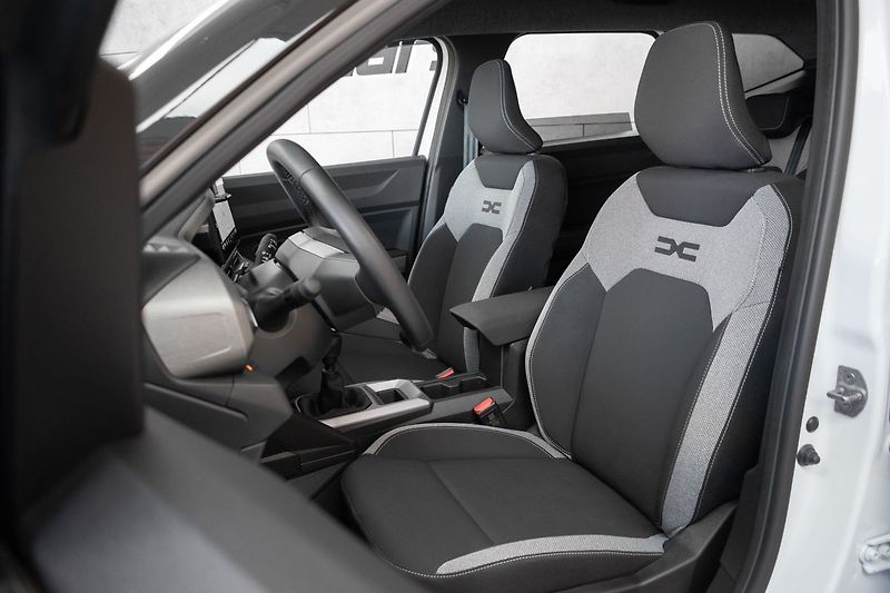 Dacia Bigster JOURNEY 1.2 TCe HYBRID-G 140 - fotka 10 z 48