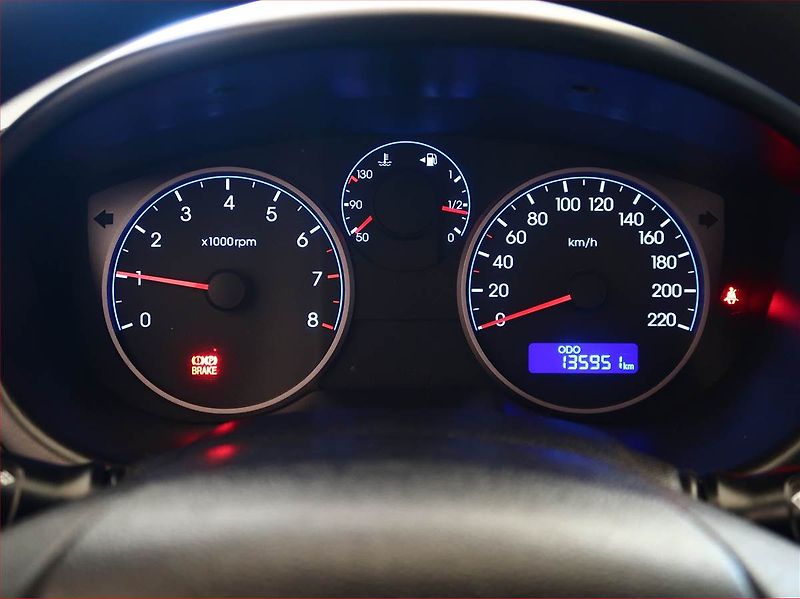 Hyundai i20 (2011) 1.2, nová STK, dobrý stav - fotka 11 z 14