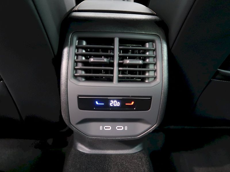Cupra Leon (2025) 1.5eTSI 110KW DSG - fotka 39 z 41
