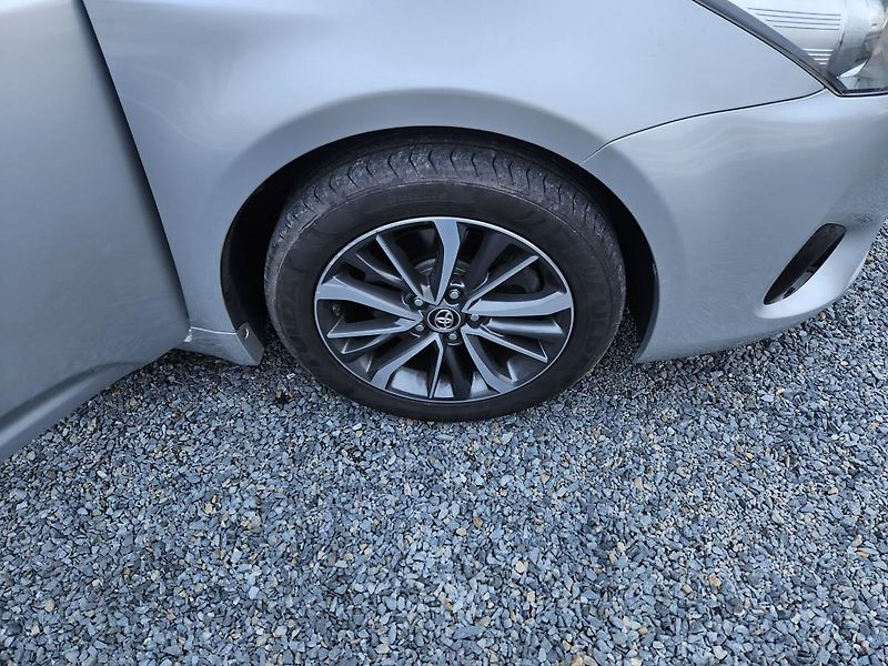 Toyota Avensis 2.0 D-4D Navi Kamera  - fotka 8 z 18