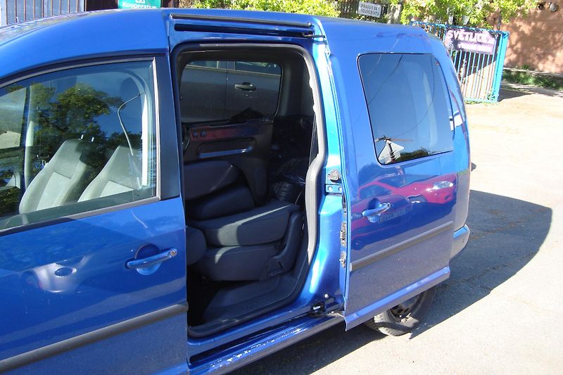 Volkswagen Caddy (2014) 1.6 TDi, Invalid úprava,rampa - fotka 37 z 73