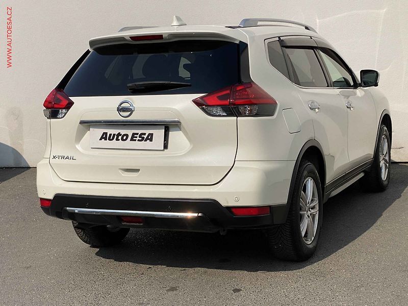 Nissan X-Trail (2018) 1.6 dCi, N-Connecta, panor - fotka 4 z 17