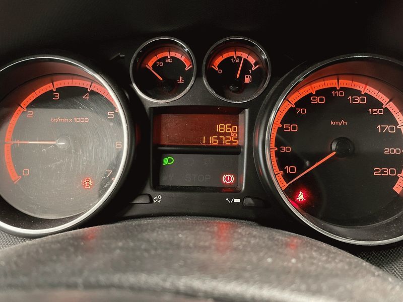 Peugeot 308 (2012) 1.6 VTi, 88kW, ČR - fotka 8 z 9