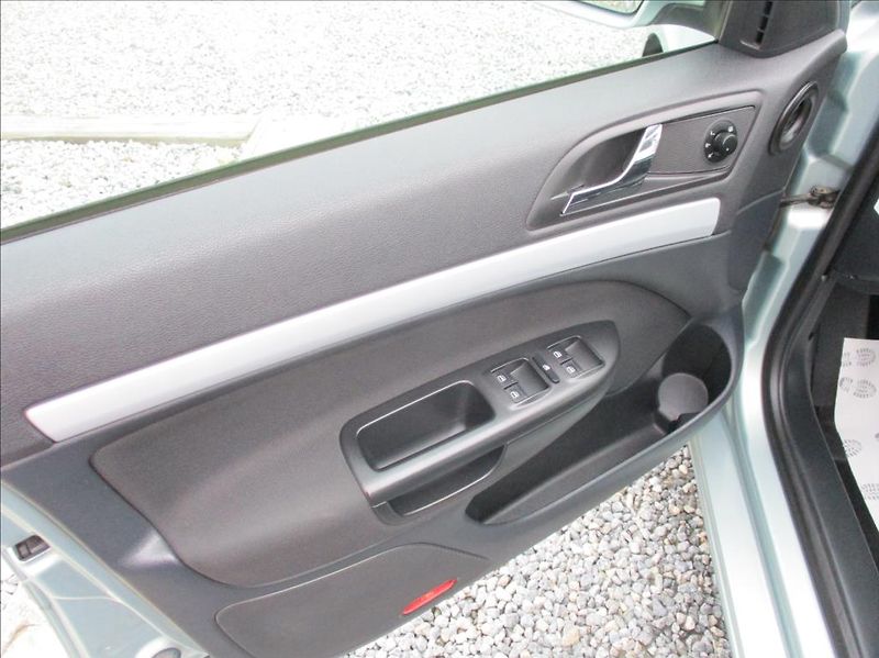 Škoda Octavia 1,2 TSI, digiklima,servis,tažn - fotka 19 z 40