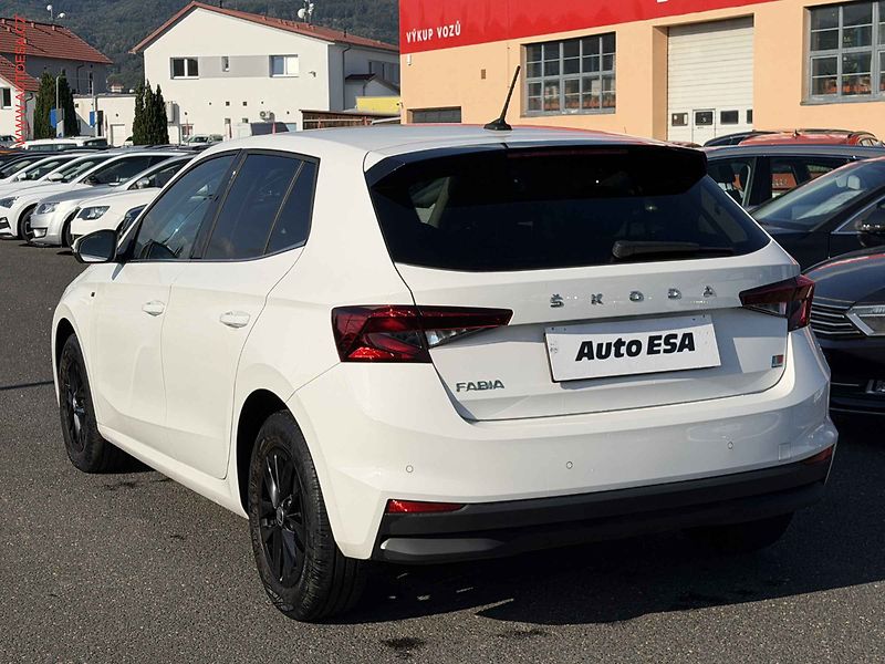 Škoda Fabia (2022) 1.0TSi, 1.maj,ČR, Style, LED - fotka 6 z 17