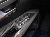 Peugeot 3008 (2021) Active Pack 1.2 PureTech - náhled 17