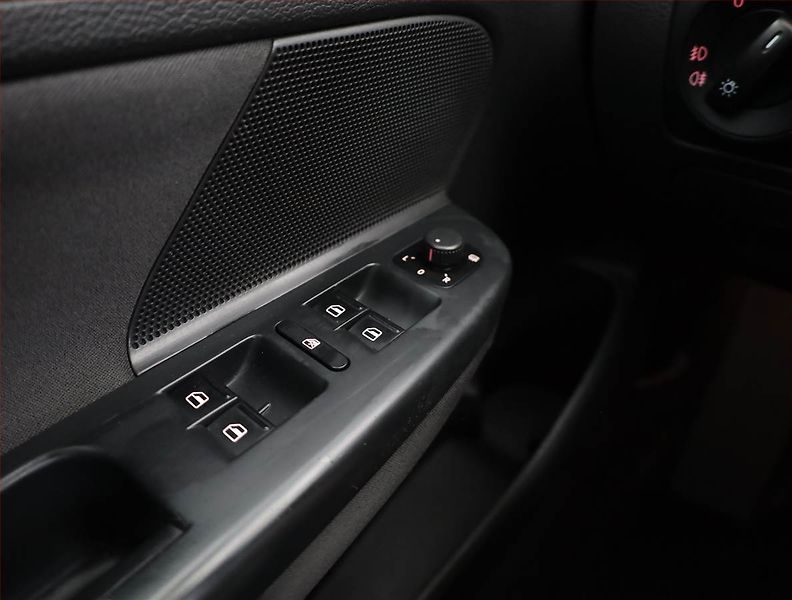 Volkswagen Golf (2012) Comfortline 1.6 TDI - fotka 10 z 13
