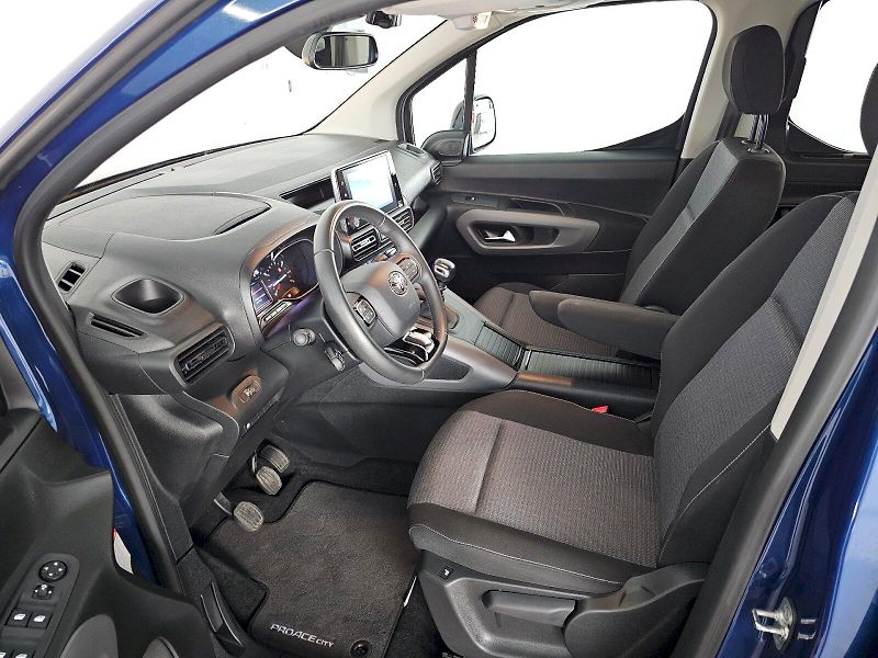 Toyota ProAce City Verso (2024) 1.2T 110k FAMILY SHORT 7S TAŽN - fotka 6 z 30