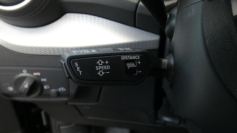 Audi Q2 1,0 TFSI Advanced - fotka 11 z 23