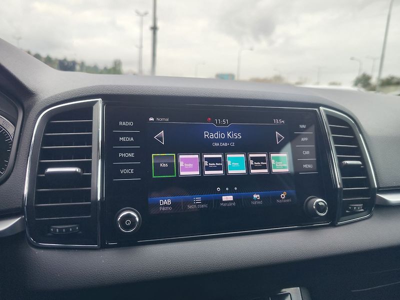 Škoda Karoq 2.0 TDI/140kW Style DSG 4x4 - fotka 18 z 36