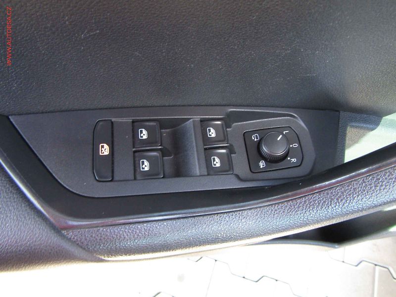 Škoda Karoq (2020) 2.0 TDi, ČR, Style, navi - fotka 11 z 22