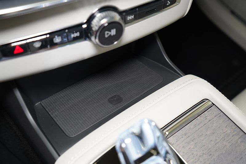 Volvo XC90 B5 PLUS Dark, Vzduch, 360° - fotka 42 z 53