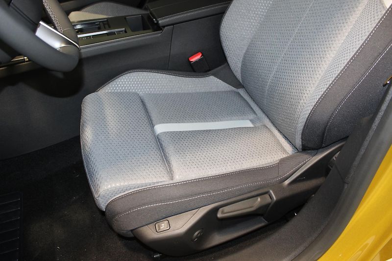 Opel Astra (2025) Edition HB 1.2 TURBO 107kW - fotka 17 z 18