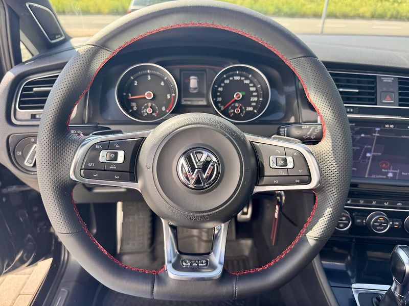 Volkswagen Golf (2013) 2.0 TDI GTD AUTOMAT PANORAMA - fotka 13 z 22