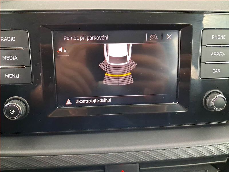 Škoda Scala (2019) Ambition 1.0 TSI, Tempomat - fotka 18 z 18