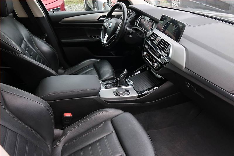 BMW X3 (2017) xDrive20d - fotka 9 z 22