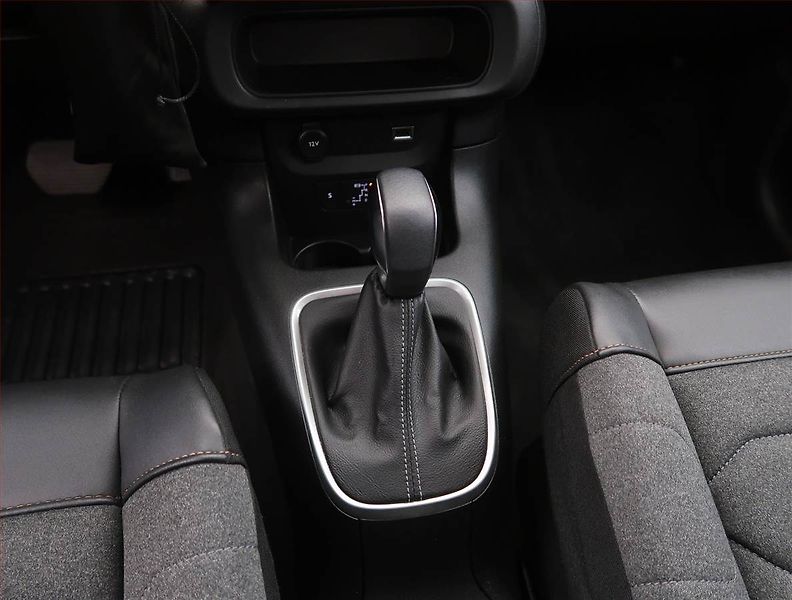 Citroën C3 (2024) Shine 1.2 PureTech, Automat - fotka 13 z 26