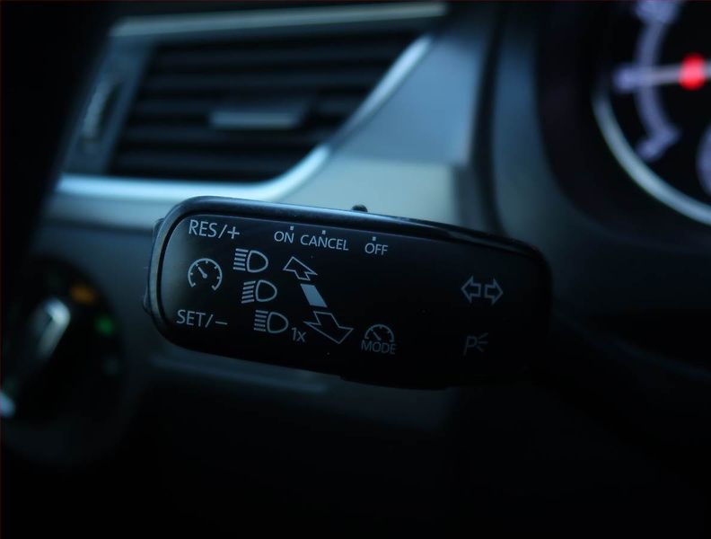 Škoda Rapid (2019) Style 1.0 TSI, Serv.kniha - fotka 17 z 19