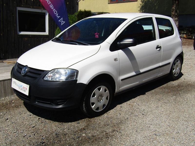 Volkswagen Fox (2008) 1.2i - fotka 1 z 30