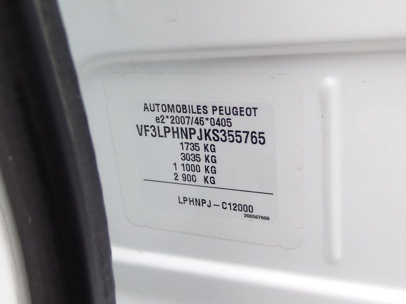 Peugeot 308 1,2 PureTech 81kw,Po SERVISU!! - fotka 23 z 29