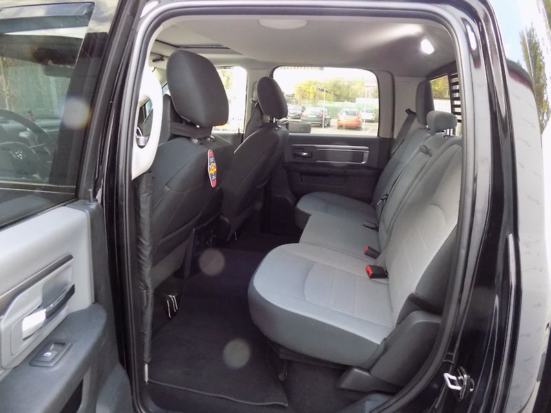 Dodge RAM 1500 (2022) 5.7 HEMI/CREW CAB/ČR/DPH/LED/ - fotka 10 z 40