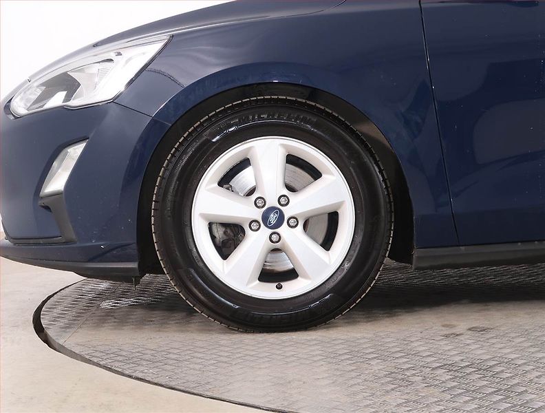 Ford Focus (2018) 1.5 EcoBlue, Serv.kniha - fotka 14 z 17